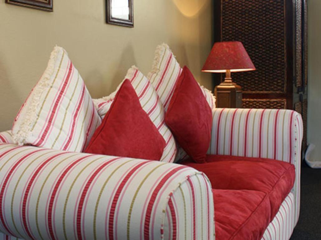 Auberge La Dauphine Guest House Franschhoek Esterno foto